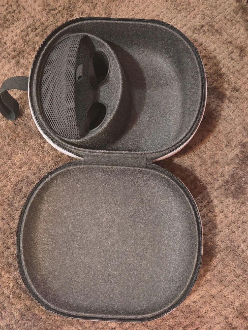 Protective Black VR Meta Quest 3/3s Headset Carrying Case